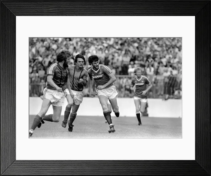 Framed Print : Pre Season Friendly. Glentoran v Manchester United. August 1982 MF08-19-031 Framed Print : Pre Season Friendly. Glentoran v Manchester United. August 1982 MF08-19-031