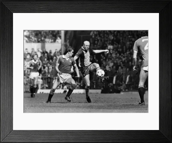 Framed Print : Manchester United v. Southampton. May 1982 MF07-10-022 Framed Print : Manchester United v. Southampton. May 1982 MF07-10-022