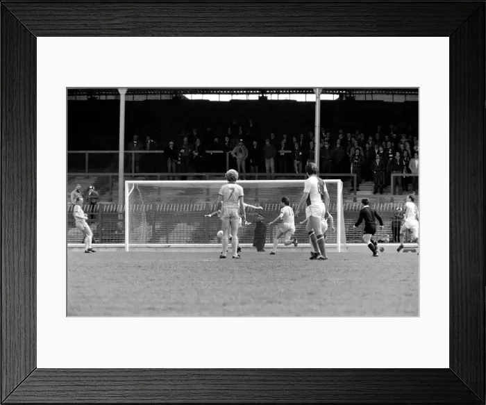 Framed Print : Blackburn Rovers 4 v. Newcastle United 1. Division 1 Football. May 1982 MF07-08-059 Framed Print : Blackburn Rovers 4 v. Newcastle United 1. Division 1 Football. May 1982 MF07-08-059