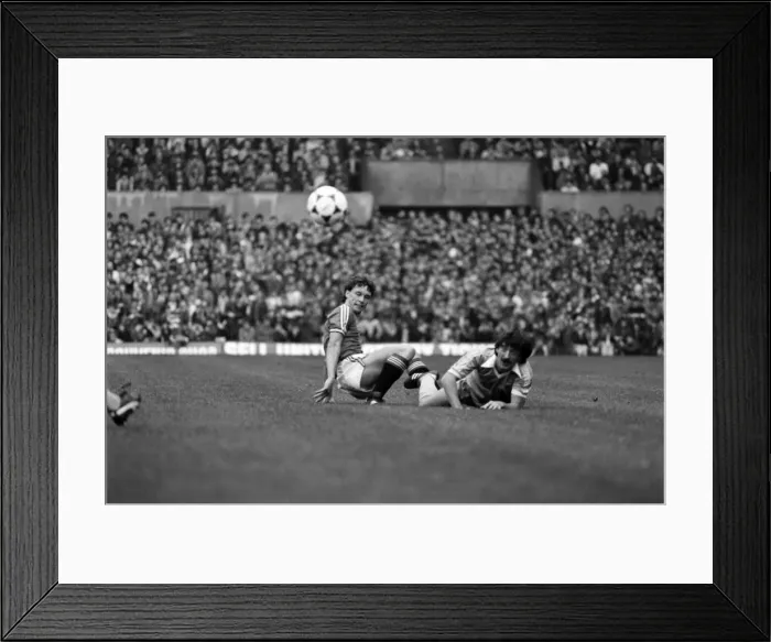 Framed Print : Oldham 2 v. Newcastle United 2. Division 2 Football October 1982 MF08-02-107 Framed Print : Oldham 2 v. Newcastle United 2. Division 2 Football October 1982 MF08-02-107