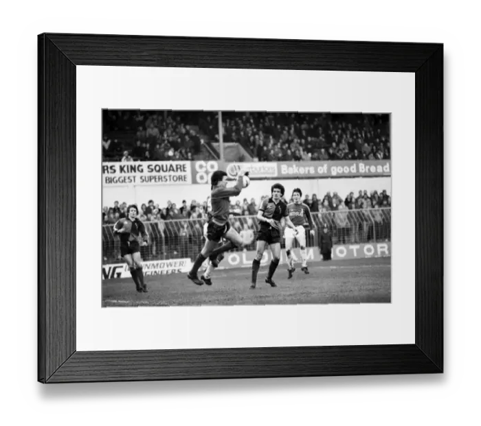 Framed Print : Oldham v. Bristol. R. Febuary 1981 MF01-25-007