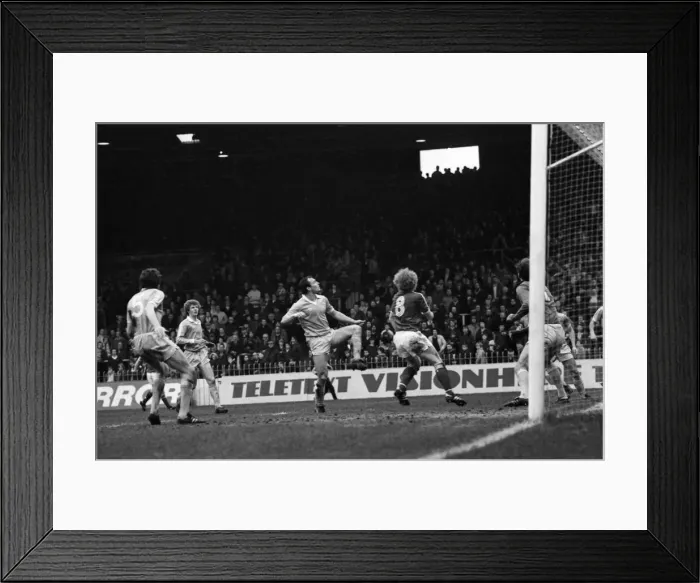 Framed Print : Manchester City 1 v. Nottingham Forest 1. Febuary 1981 MF01-24-070 Framed Print : Manchester City 1 v. Nottingham Forest 1. Febuary 1981 MF01-24-070