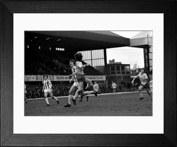 Framed Print : Stoke 1 v. Arsenal 1. Division One Football. Febuary 1981 MF01-23-027 Framed Print : Stoke 1 v. Arsenal 1. Division One Football. Febuary 1981 MF01-23-027