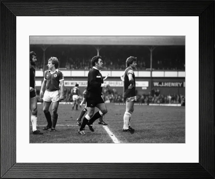 Framed Print : Everton 1 v. Aston Villa 3. Division One Football. February 1981 MF01-21-027 Framed Print : Everton 1 v. Aston Villa 3. Division One Football. February 1981 MF01-21-027