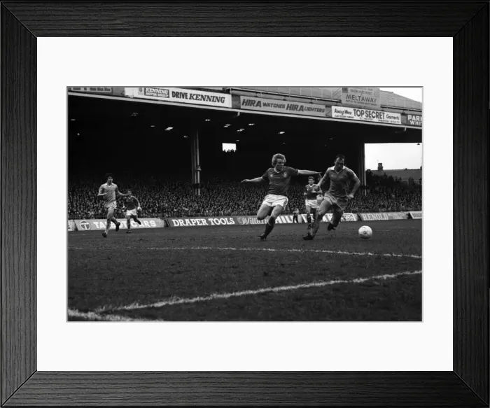 Framed Print : Manchester City 1 v. Nottingham Forest 1. Febuary 1981 MF01-24-033 Framed Print : Manchester City 1 v. Nottingham Forest 1. Febuary 1981 MF01-24-033