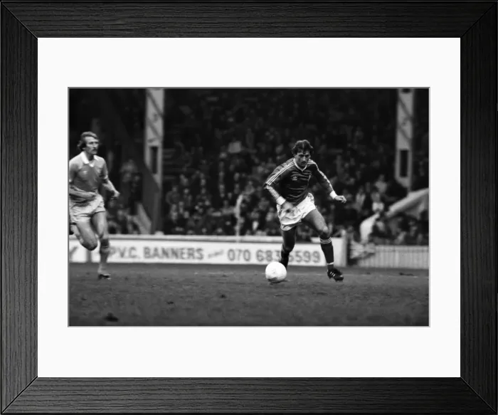 Framed Print : Manchester City 1 v. Nottingham Forest 1. Febuary 1981 MF01-24-018