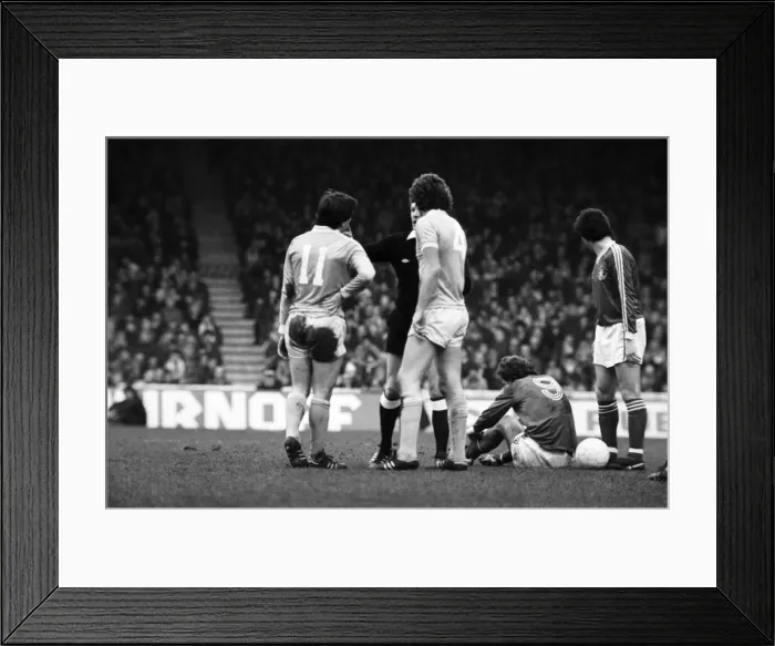 Framed Print : Manchester City 1 v. Nottingham Forest 1. Febuary 1981 MF01-24-011