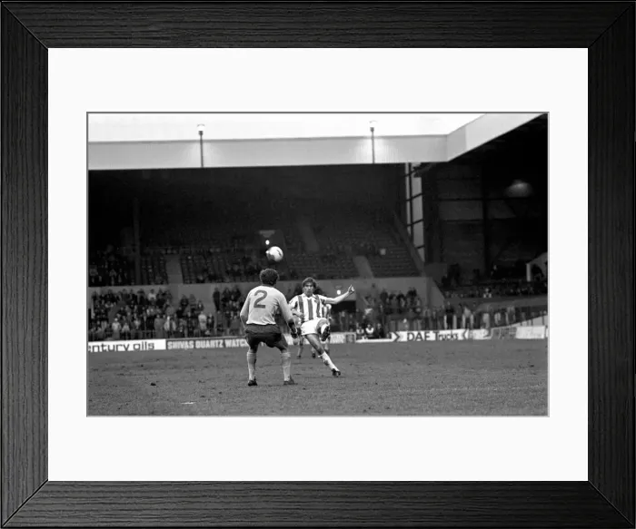 Framed Print : Stoke 1 v. Arsenal 1. Division One Football. Febuary 1981 MF01-23-025 Framed Print : Stoke 1 v. Arsenal 1. Division One Football. Febuary 1981 MF01-23-025