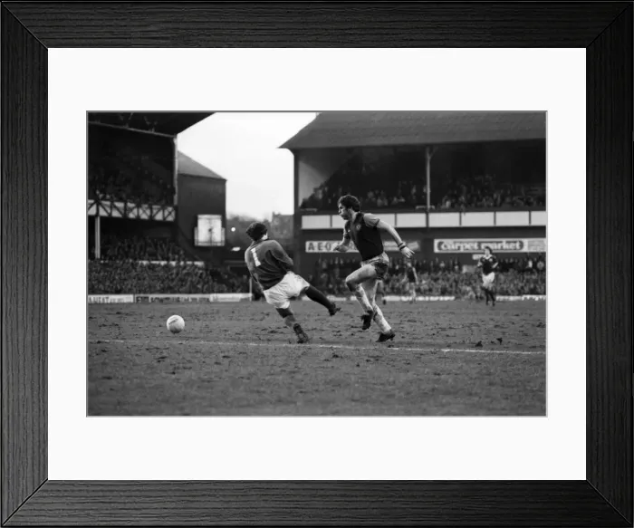 Framed Print : Everton 1 v. Aston Villa 3. Division One Football. February 1981 MF01-21-017 Framed Print : Everton 1 v. Aston Villa 3. Division One Football. February 1981 MF01-21-017