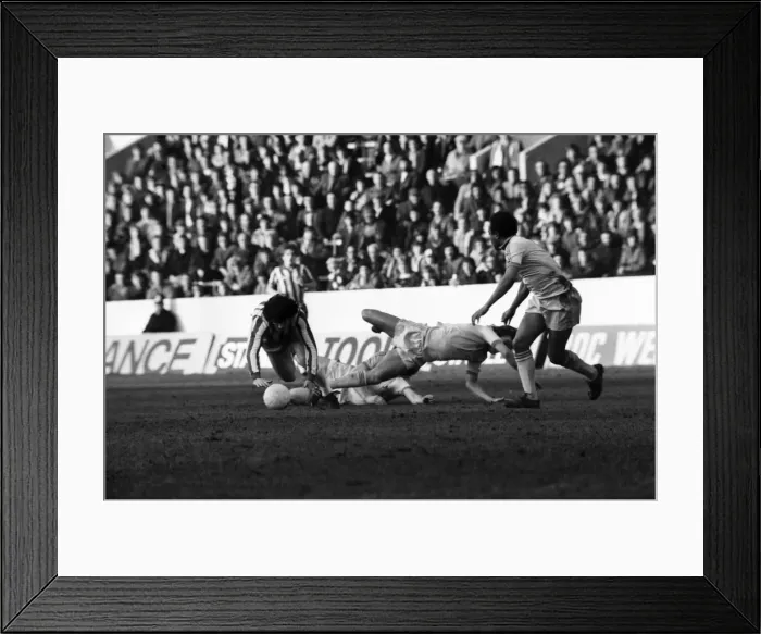 Framed Print : Sheffield Wednesday 1 v. Notts. County 2. Division Two Football. January 1981 MF01-20-036 Framed Print : Sheffield Wednesday 1 v. Notts. County 2. Division Two Football. January 1981 MF01-20-036