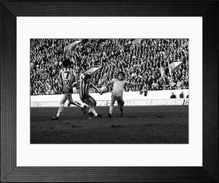 Framed Print : Sheffield Wednesday 1 v. Notts. County 2. Division Two Football. January 1981 MF01-20-054 Framed Print : Sheffield Wednesday 1 v. Notts. County 2. Division Two Football. January 1981 MF01-20-054
