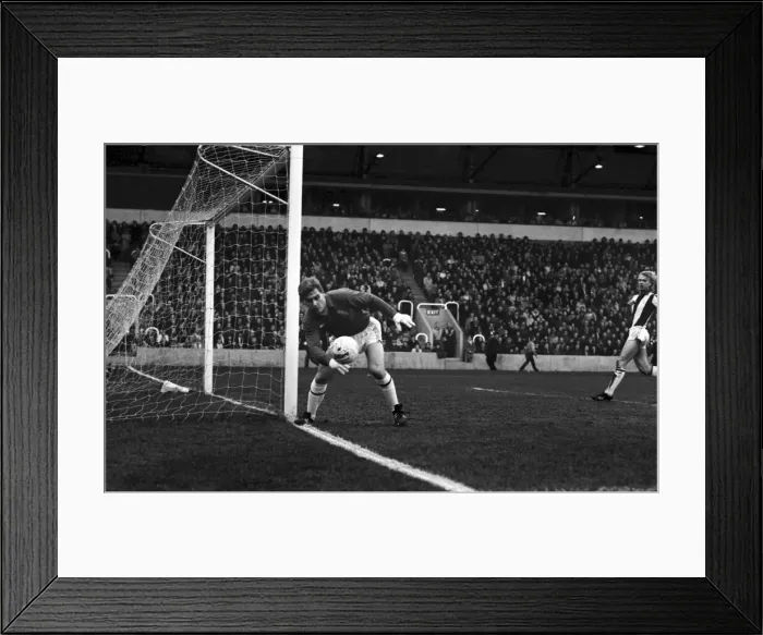 Framed Print : Leicester City 1 v. Manchester United 0. Division One FootballFebruary 1981 MF01-22-077 Framed Print : Leicester City 1 v. Manchester United 0. Division One FootballFebruary 1981 MF01-22-077