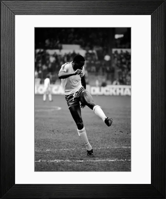 Framed Print : Leeds United 1 v. Norwich City 0. Division One Football Framed Print : Leeds United 1 v. Norwich City 0. Division One Football