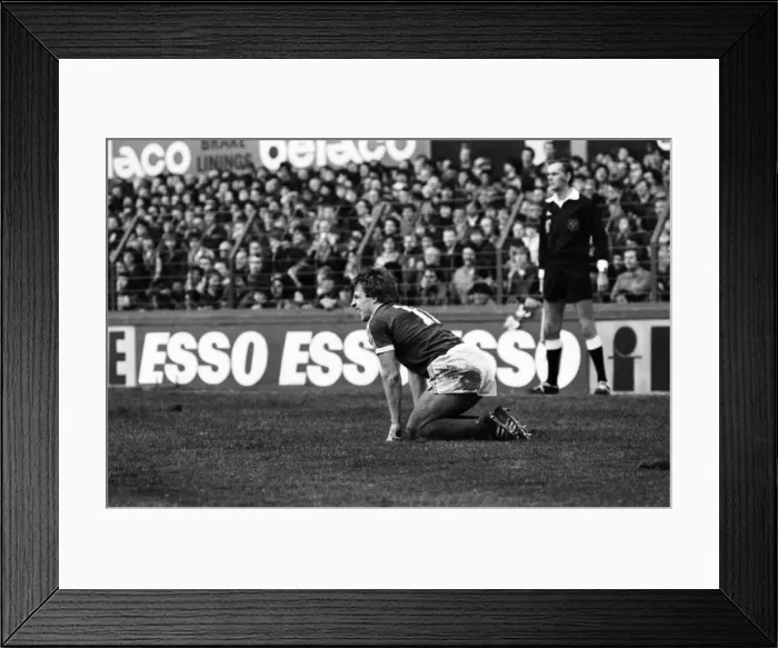 Framed Print : Everton 1 v. Aston Villa 3. Division One Football. February 1981 MF01-21-002 Framed Print : Everton 1 v. Aston Villa 3. Division One Football. February 1981 MF01-21-002