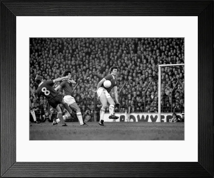 Framed Print : Liverpool 1 v. Leicester City 2. Division One Football. January 1981 MF01-19-025 Framed Print : Liverpool 1 v. Leicester City 2. Division One Football. January 1981 MF01-19-025