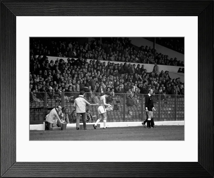 Framed Print : Leeds United 1 v. Norwich City 0. Division One Football. January 1981 MF01-18-046
