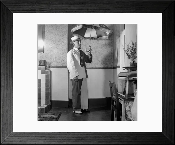 Framed Print : Mickey Renders, supporter of Arsenal F. C. Feburary 1953 D1046