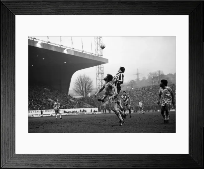 Framed Print : Sheffield Wednesday 1 v. Notts. County 2. Division Two Football. January 1981 MF01-20-006 Framed Print : Sheffield Wednesday 1 v. Notts. County 2. Division Two Football. January 1981 MF01-20-006