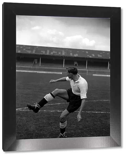 Melryn 'Mel'Hopkins of Tottenham Football Club. October 1952 C4973-002