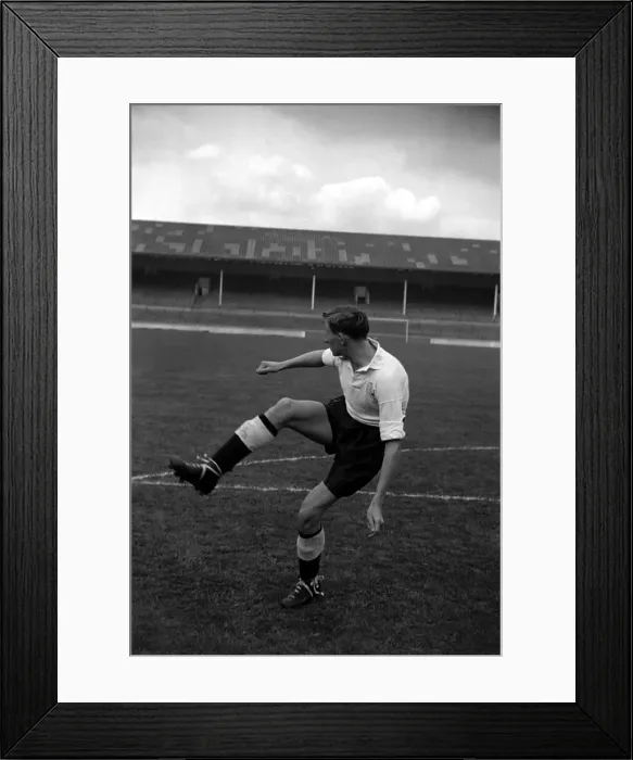 Framed Print : Melryn Mel'Hopkins of Tottenham Football Club. October 1952 C4973-002 Framed Print : Melryn Mel'Hopkins of Tottenham Football Club. October 1952 C4973-002