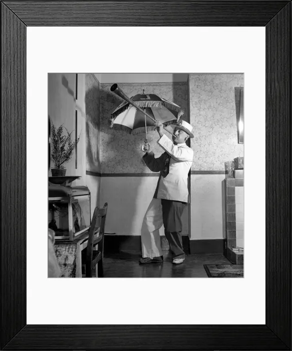 Framed Print : Mickey Renders, supporter of Arsenal F. C. Feburary 1953 D1046-002 Framed Print : Mickey Renders, supporter of Arsenal F. C. Feburary 1953 D1046-002