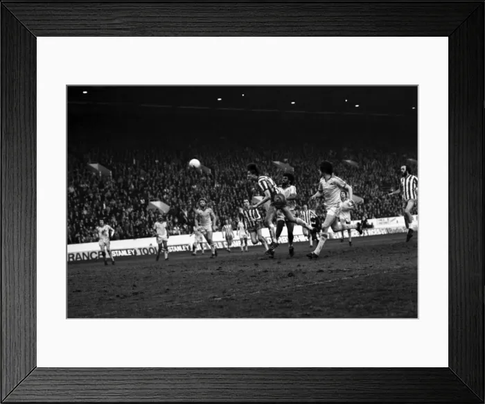 Framed Print : Sheffield Wednesday 1 v. Notts. County 2. Division Two Football. January 1981 MF01-20-017 Framed Print : Sheffield Wednesday 1 v. Notts. County 2. Division Two Football. January 1981 MF01-20-017