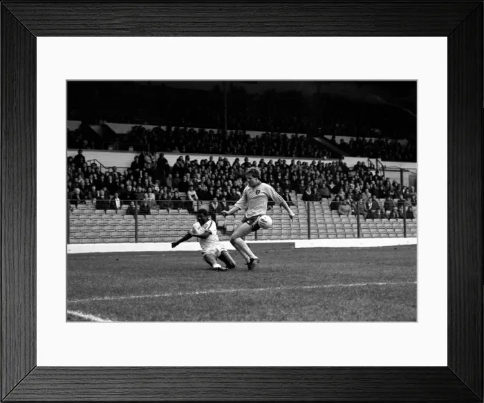 Framed Print : Leeds United 1 v. Norwich City 0. Division One Football. January 1981 MF01-18-016 Framed Print : Leeds United 1 v. Norwich City 0. Division One Football. January 1981 MF01-18-016