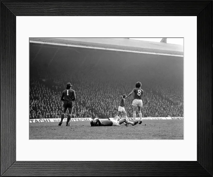 Framed Print : Liverpool 1 v. Leicester City 2. Division One Football. January 1981 MF01-19-004