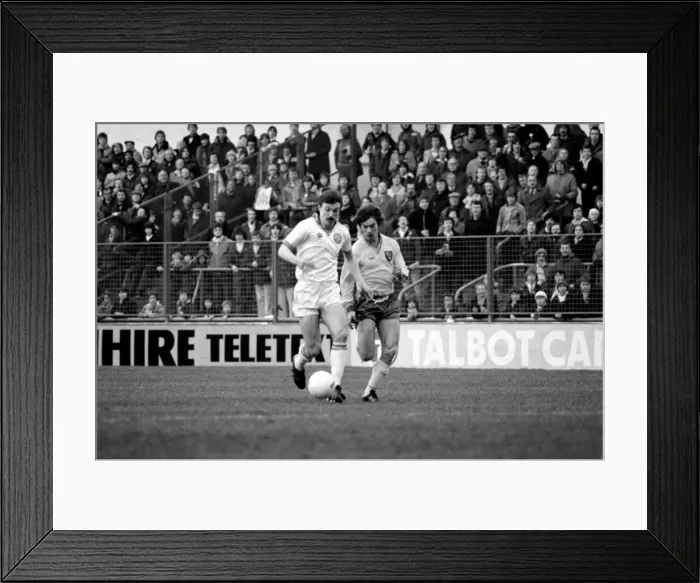 Framed Print : Leeds United 1 v. Norwich City 0. Division One Football. January 1981 MF01-18-036