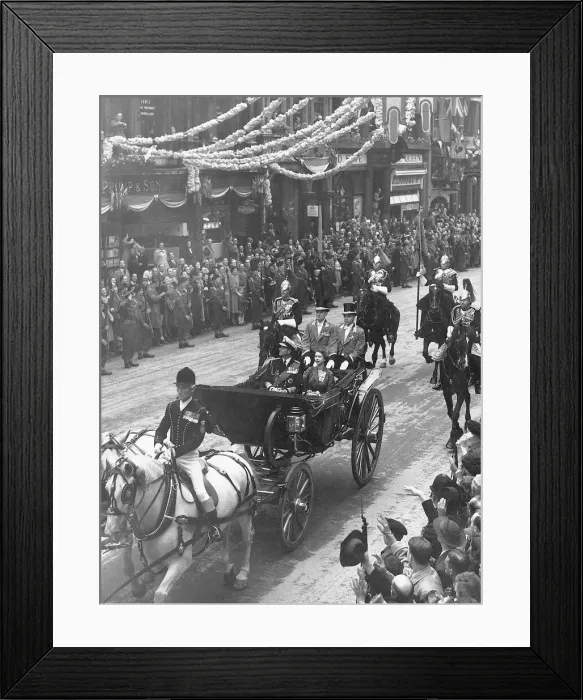 Framed Print : The Coronation of Queen Elizabeth II. Queen Elizabeth II Framed Print : The Coronation of Queen Elizabeth II. Queen Elizabeth II