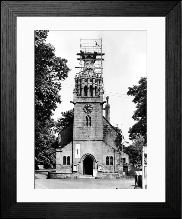 Framed Print : Retired Beadnell fishermans wife Dorothy Douglas, from Meadow Lane Framed Print : Retired Beadnell fishermans wife Dorothy Douglas, from Meadow Lane