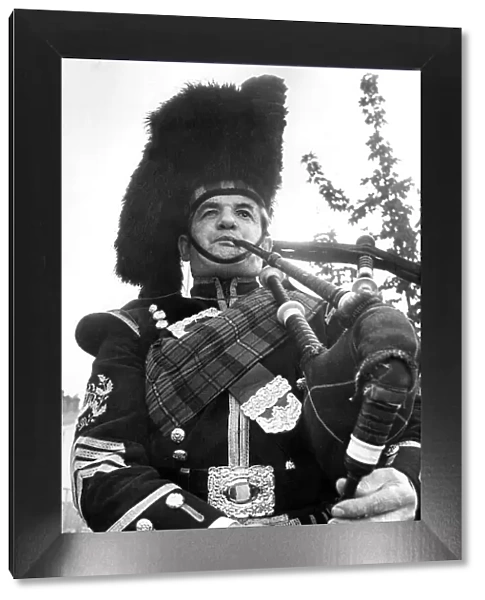 Pipe Major Fred Redpath of the 1st (Newcastle) Regt. R. E. T. A