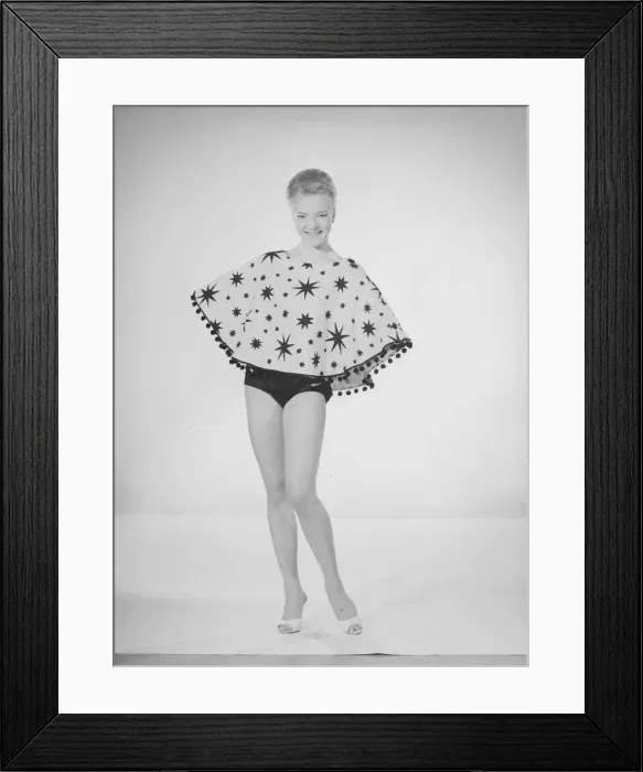Framed Print : Model Valerie Hollman. Reveille Beach wrap fashion shoot Framed Print : Model Valerie Hollman. Reveille Beach wrap fashion shoot