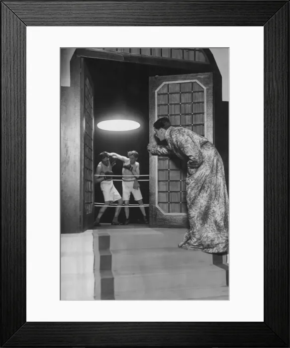 Framed Print : Scene from the play Battling Butler. 17th December 1922 Framed Print : Scene from the play Battling Butler. 17th December 1922