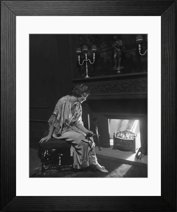 Framed Print : Scene from the play The Cat and The Canary. 10th January 1923 Framed Print : Scene from the play The Cat and The Canary. 10th January 1923