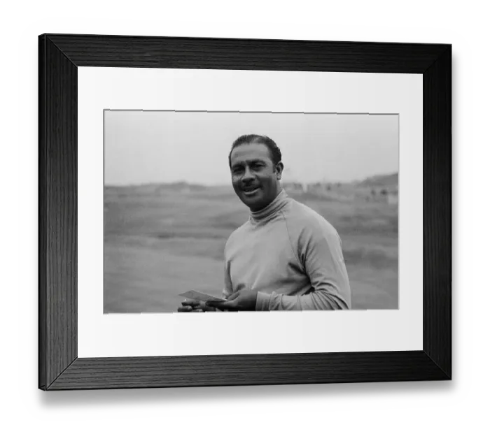 Framed Print : Golf tourmanent held at Royal Birkdale. South African golfer Sewsunker Sewgolum