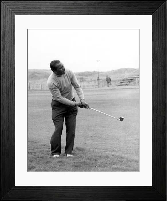 Framed Print : Carling World Championship at Royal Birkdale. South African player Sewsunker Sewgolum in