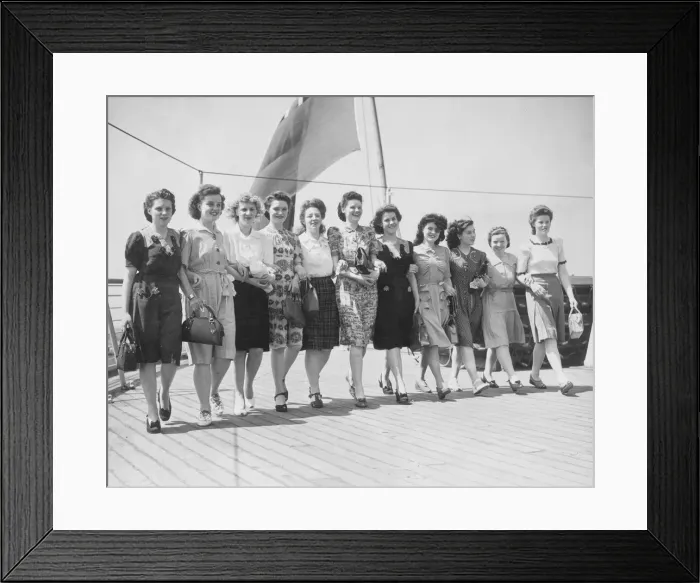 Framed Print : Eleven Glasgow girls took their last look at England when they sailed on the Orion for Framed Print : Eleven Glasgow girls took their last look at England when they sailed on the Orion for
