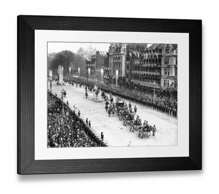 Framed Print : Coronation of King George VI. The procession passes the Cenotaph as it makes its Framed Print : Coronation of King George VI. The procession passes the Cenotaph as it makes its