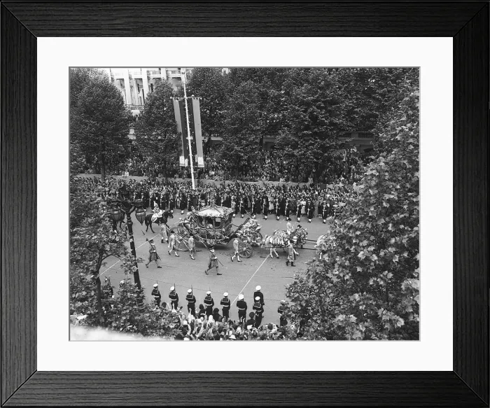 Framed Print : The Coronation of Queen Elizabeth II. The Golden State coach transporting Framed Print : The Coronation of Queen Elizabeth II. The Golden State coach transporting