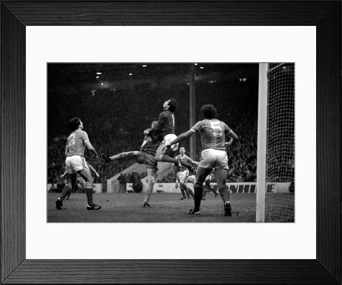 Framed Print : Manchester City 0 v. Notts Forest 0. Division 1 Football October 1981 MF04-07-014 Framed Print : Manchester City 0 v. Notts Forest 0. Division 1 Football October 1981 MF04-07-014