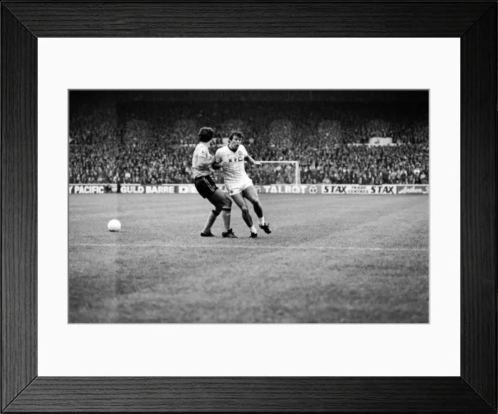 Framed Print : Leeds United 1 v. Sunderland 0. Division 1 Football. October 1981 MF04-06-072 Framed Print : Leeds United 1 v. Sunderland 0. Division 1 Football. October 1981 MF04-06-072
