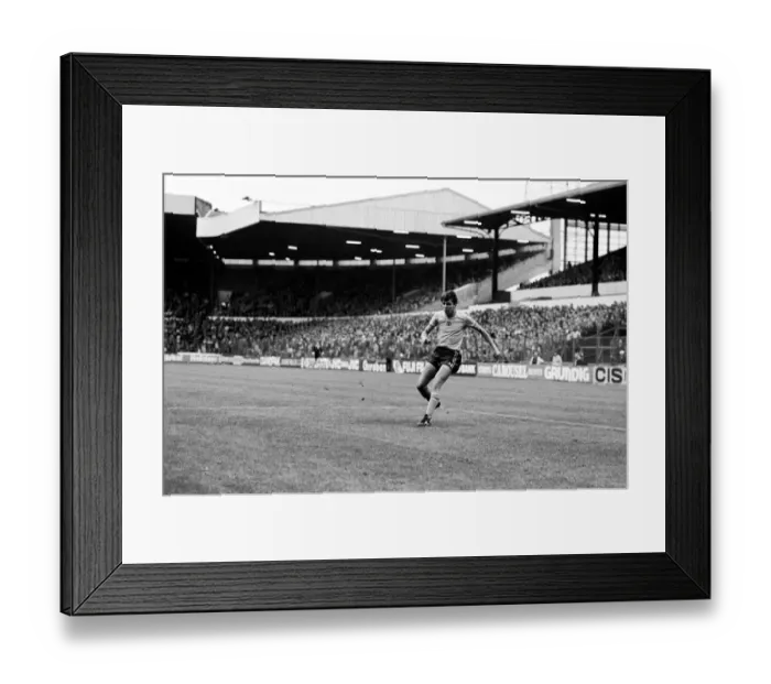 Framed Print : Leeds United 1 v. Sunderland 0. Division 1 Football. October 1981 MF04-06-080 Framed Print : Leeds United 1 v. Sunderland 0. Division 1 Football. October 1981 MF04-06-080