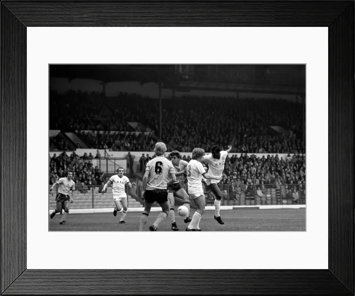 Framed Print : Leeds United 1 v. Sunderland 0. Division 1 Football. October 1981 MF04-06 Framed Print : Leeds United 1 v. Sunderland 0. Division 1 Football. October 1981 MF04-06