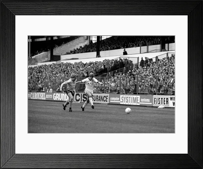 Framed Print : Leeds United 1 v. Sunderland 0. Division 1 Football. October 1981 MF04-06-067 Framed Print : Leeds United 1 v. Sunderland 0. Division 1 Football. October 1981 MF04-06-067