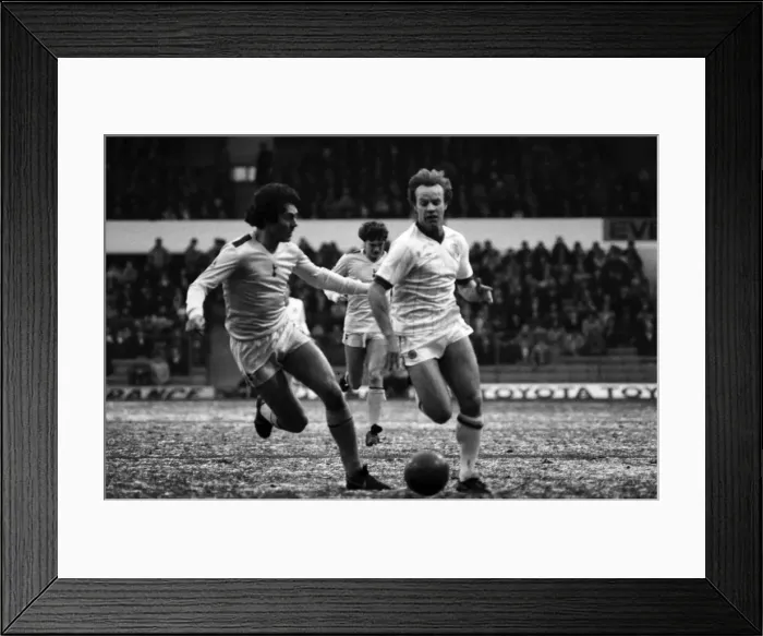 Framed Print : Leeds United 0 v. Tottenham Hotspur 0. Decemebr 1981 MF04-04 Framed Print : Leeds United 0 v. Tottenham Hotspur 0. Decemebr 1981 MF04-04