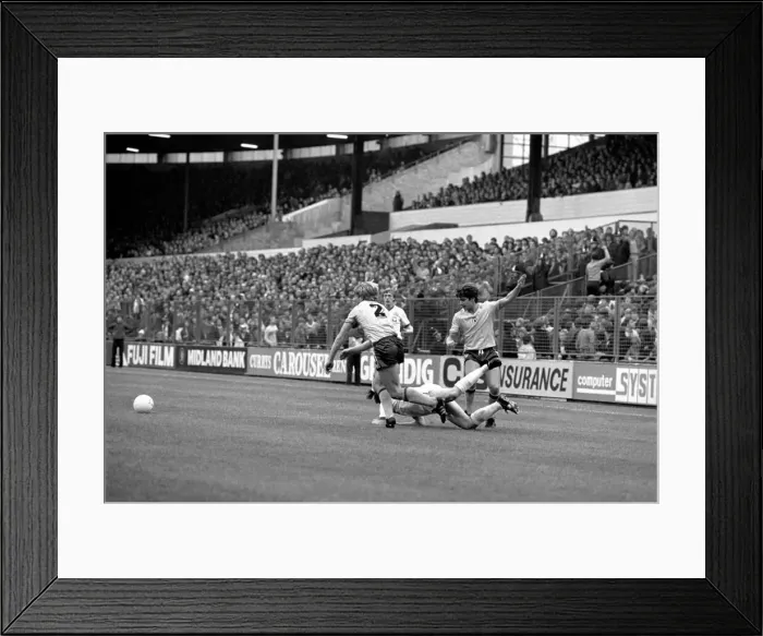 Framed Print : Leeds United 1 v. Sunderland 0. Division 1 Football. October 1981 MF04-06-065
