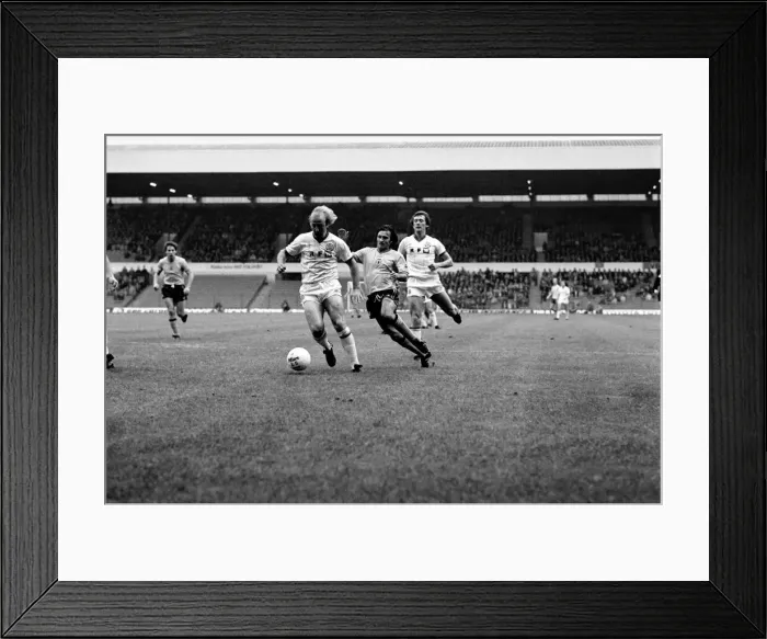 Framed Print : Leeds United 1 v. Sunderland 0. Division 1 Football. October 1981 MF04-06-002 Framed Print : Leeds United 1 v. Sunderland 0. Division 1 Football. October 1981 MF04-06-002