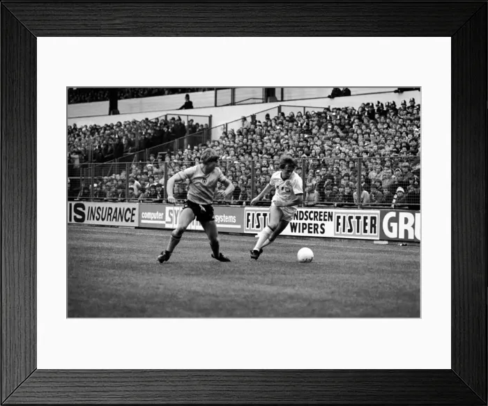 Framed Print : Leeds United 1 v. Sunderland 0. Division 1 Football. October 1981 MF04-06-071 Framed Print : Leeds United 1 v. Sunderland 0. Division 1 Football. October 1981 MF04-06-071