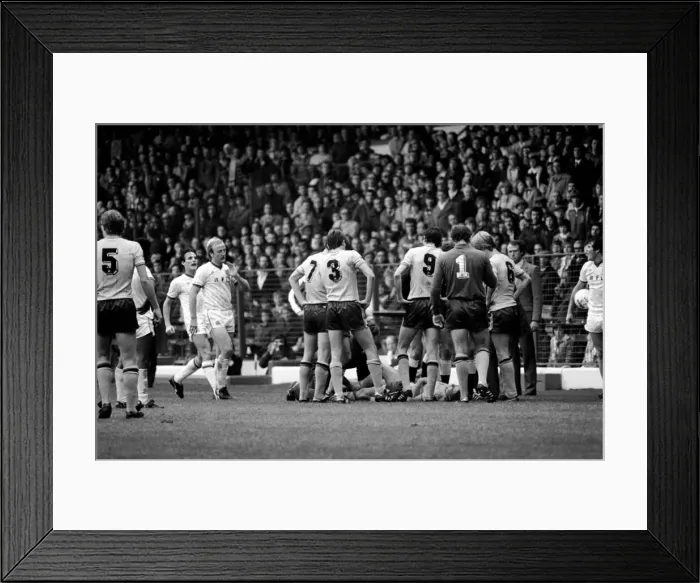 Framed Print : Leeds United 1 v. Sunderland 0. Division 1 Football. October 1981 MF04-06-063 Framed Print : Leeds United 1 v. Sunderland 0. Division 1 Football. October 1981 MF04-06-063
